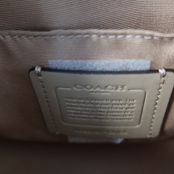 Coach Colorblock Camera Bag With Horse And Carriage - Chalk /Vanilla Cream New - Picture 2 of 14